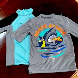 2 CAT & JACK SUNBLOCK TOPS. SIZE S (6-7)